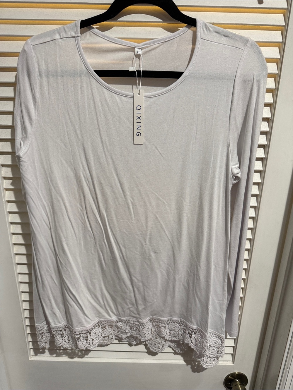 Oixing White Long-Sleeve Tee with Lace Hem